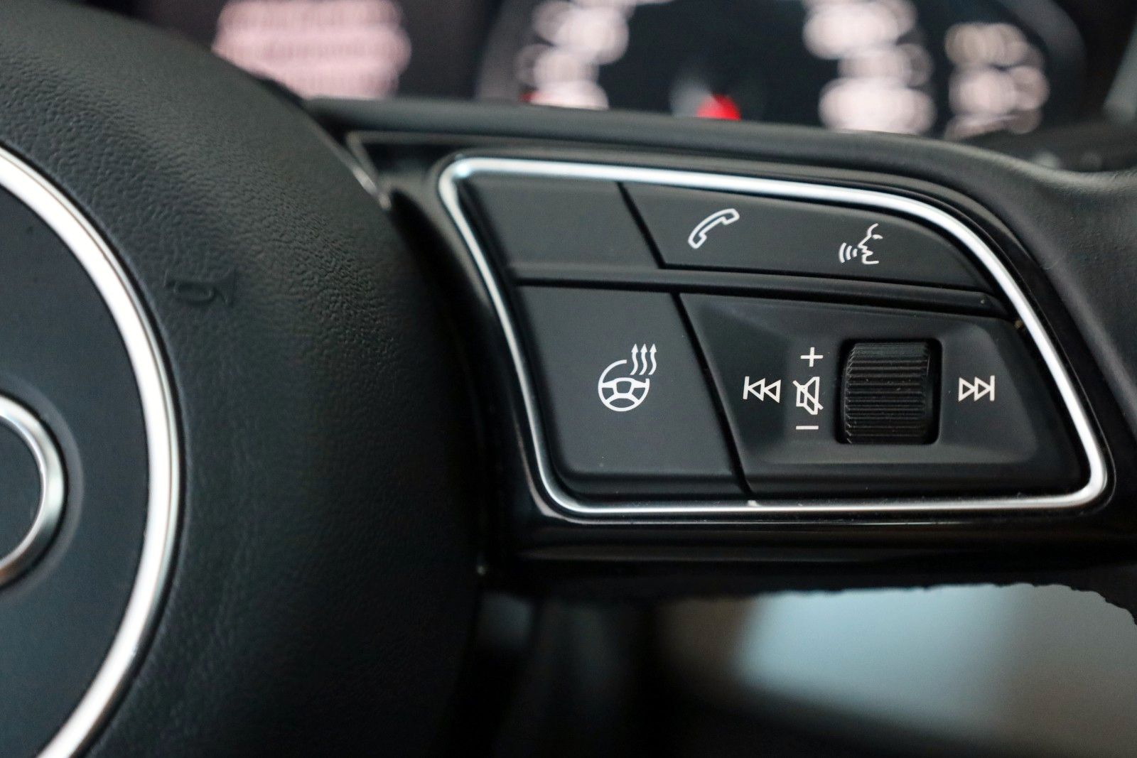 Fahrzeugabbildung Audi A4 Avant 35 TDI advanced Navi,LED,Panorama,SH,
