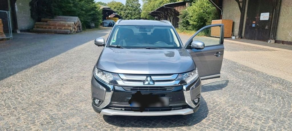 Image of Mitsubishi Outlander