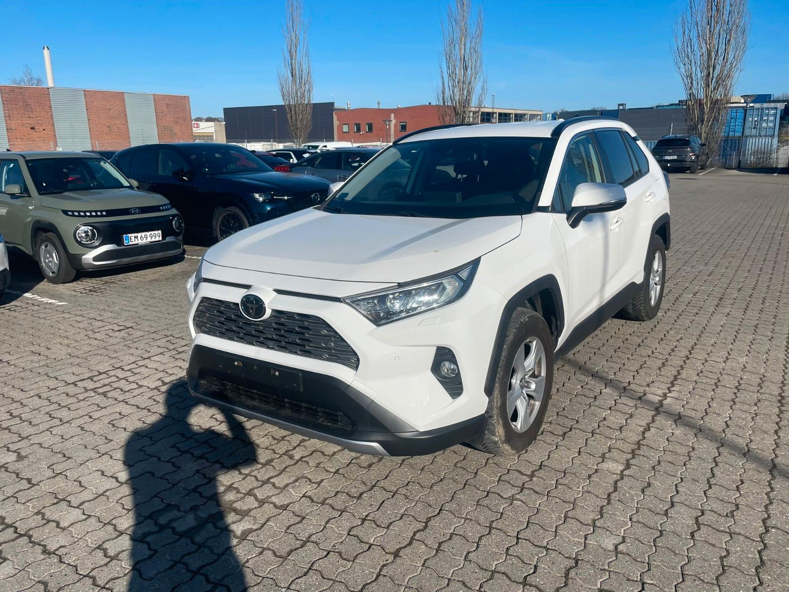 Toyota RAV 4 RAV4 4x2 Comfort 175 Ps