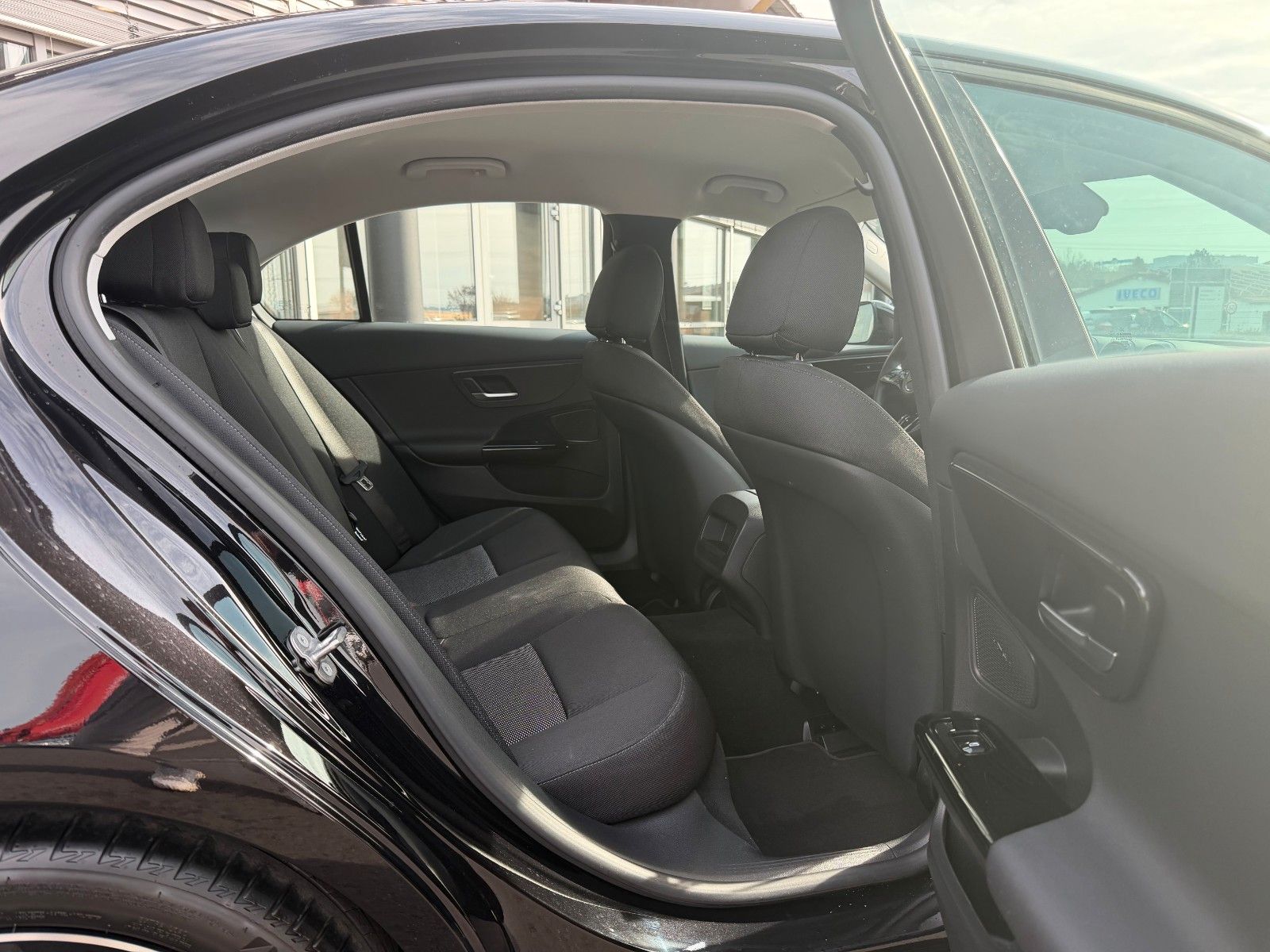 Fahrzeugabbildung Mercedes-Benz C 200d LED+IHC+RKamera+Augment+SpurhalteA