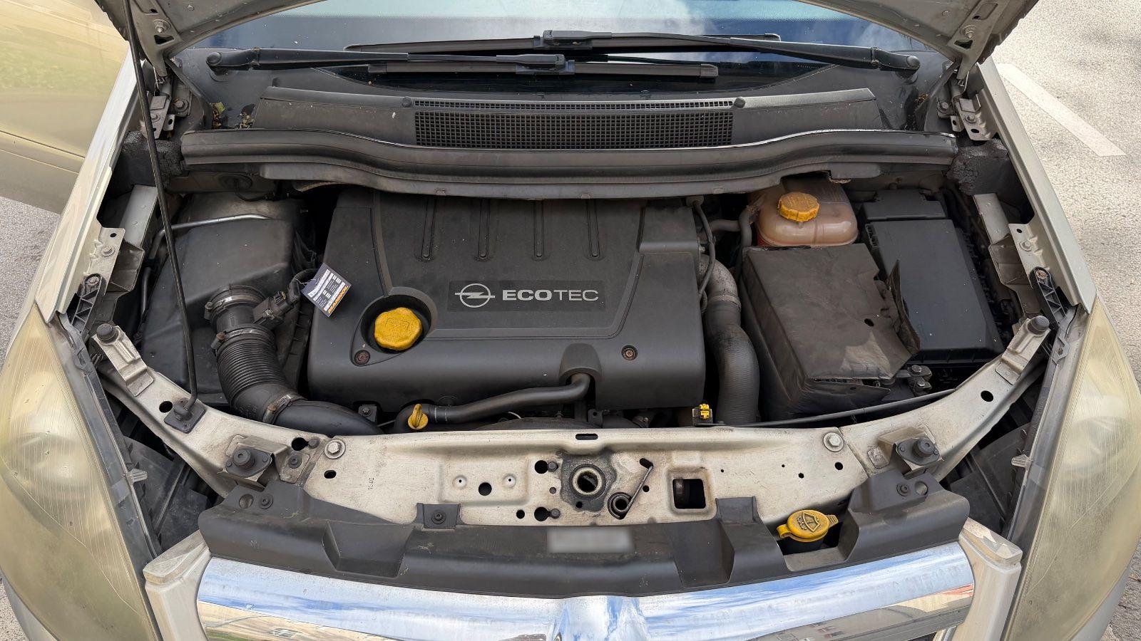 Opel Zafira 2010 — photo 8