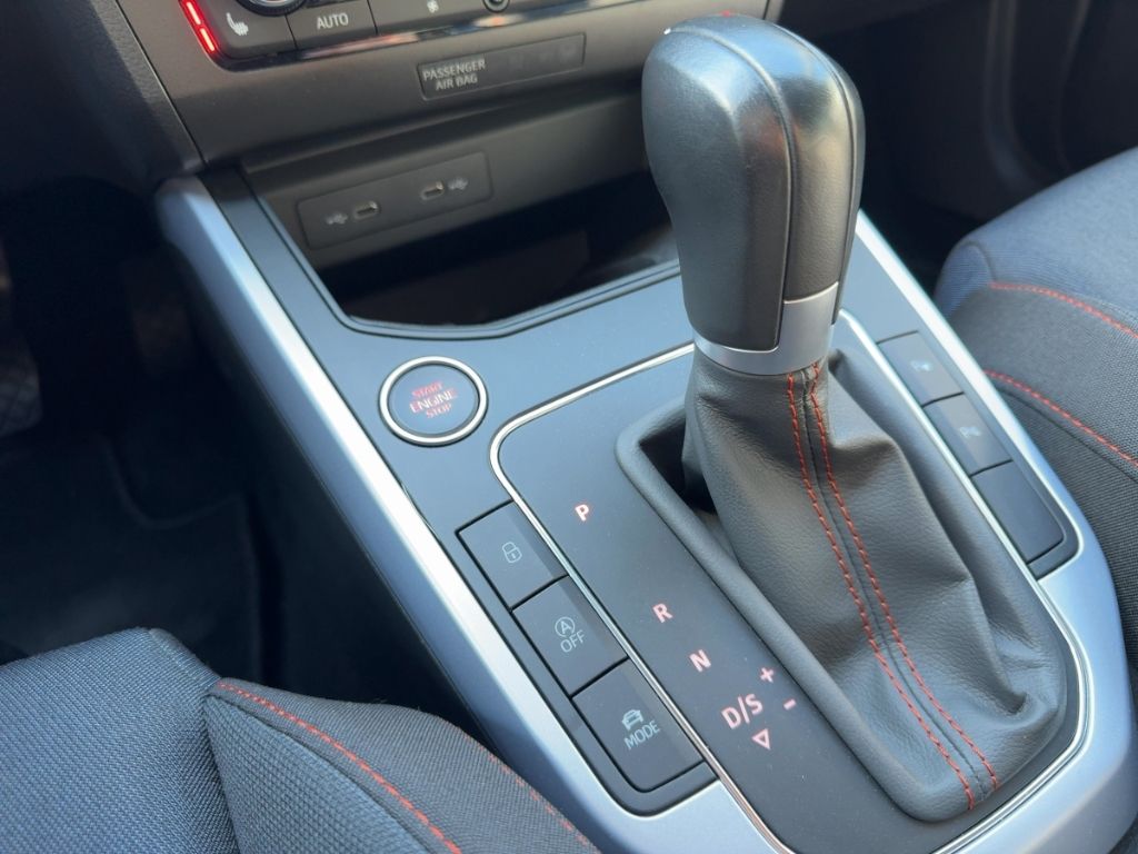 Fahrzeugabbildung SEAT Arona FR, Allwetter, RFK