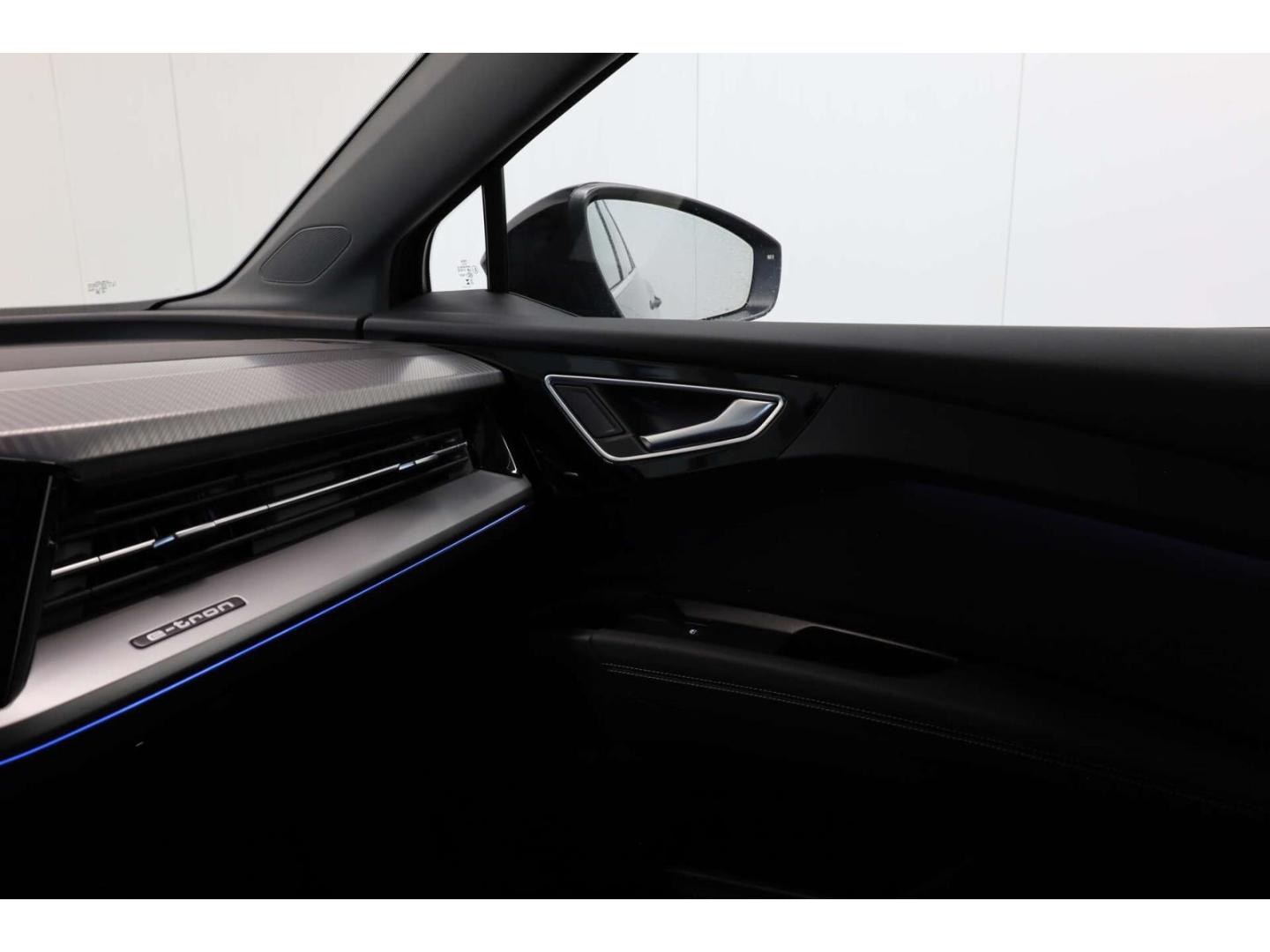 Audi Q4 HUD/Matrix/RFK/W-Pumpe, миниатюра 20