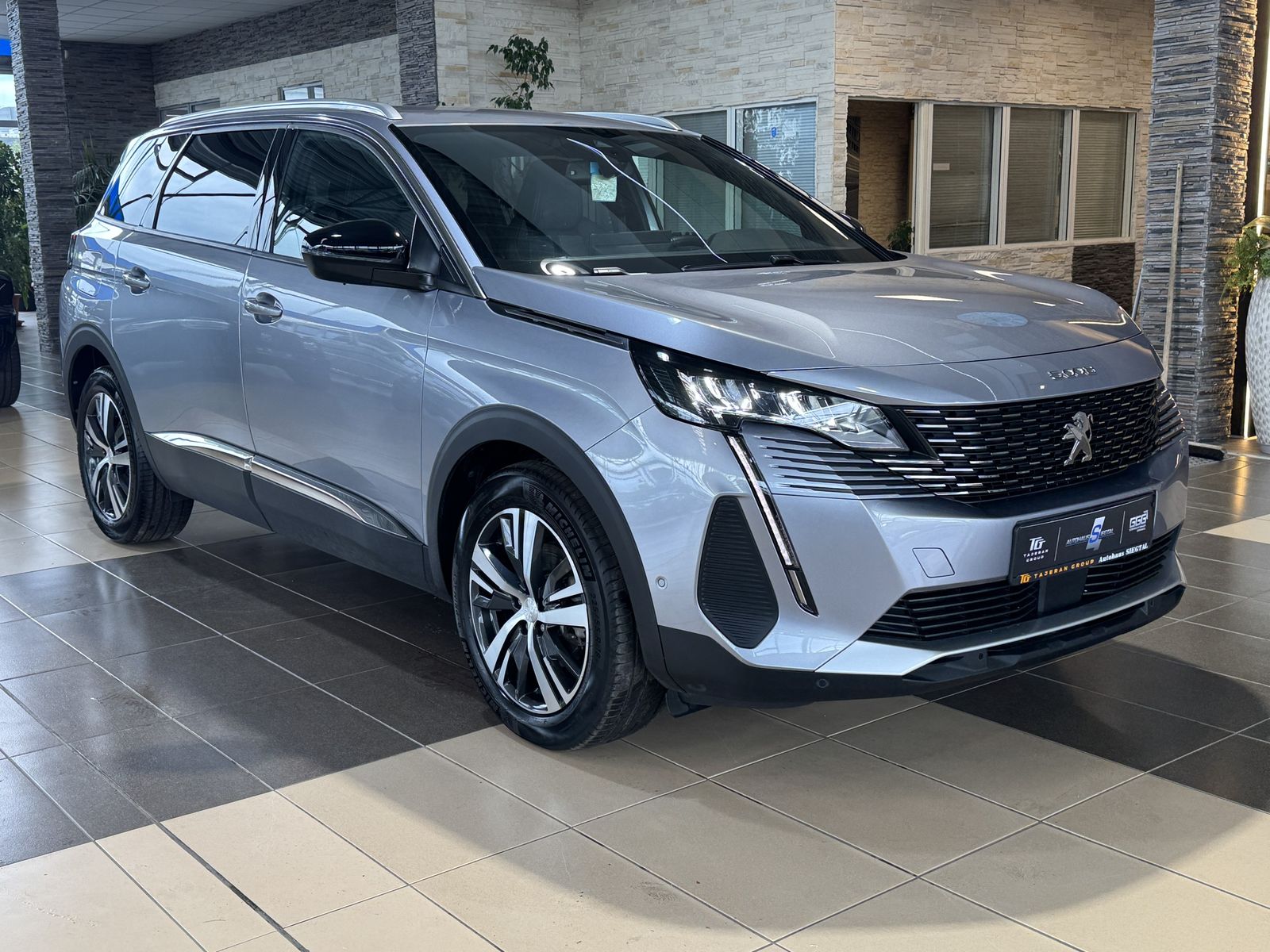 Peugeot 5008 Allure Leder 7-Sitzer R.Cam ACC SHZ Bi-LED 