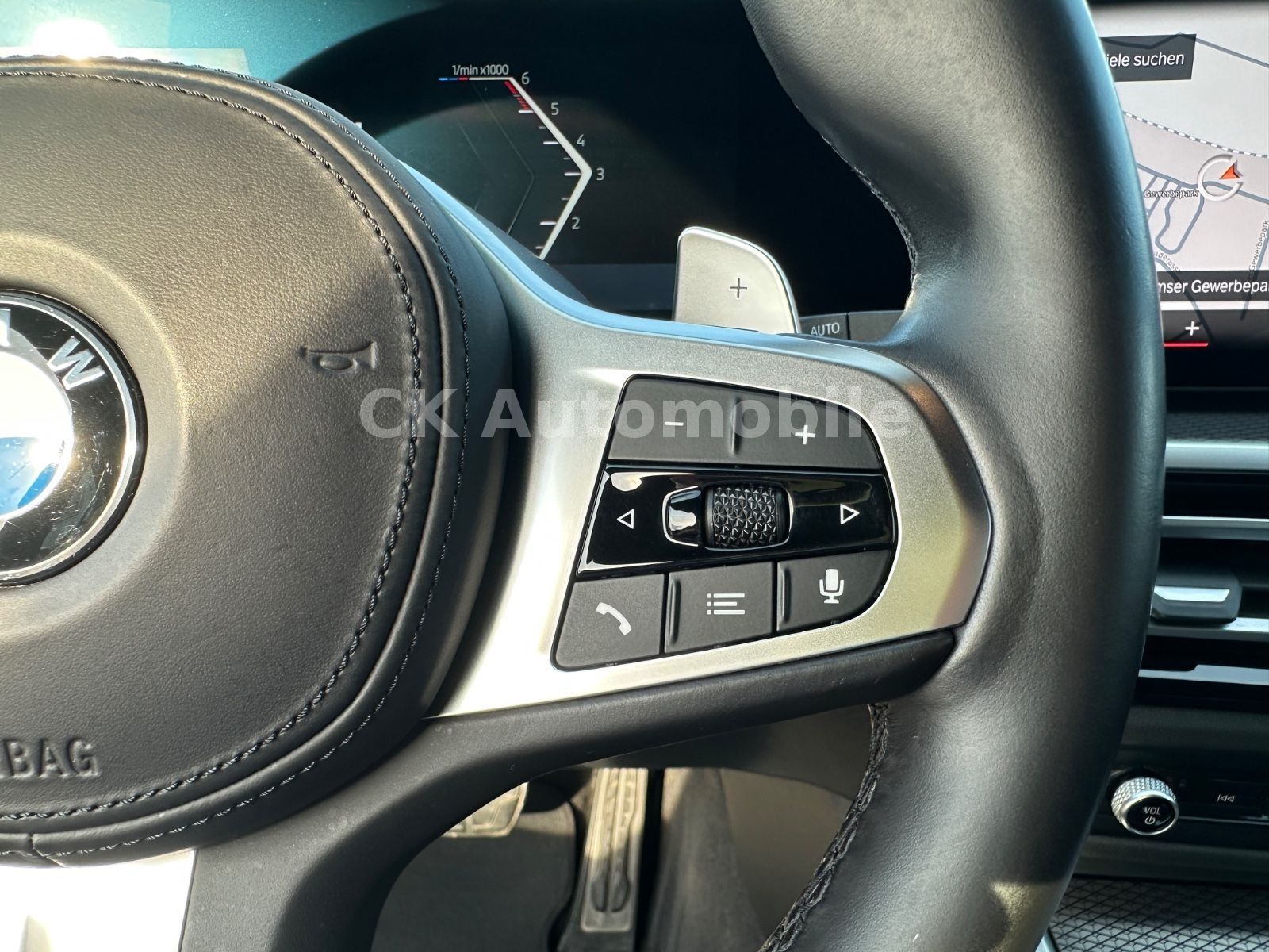 Fahrzeugabbildung BMW 330d xDrive Touring M-Sport/Navi/Head-Up/LED/Kam