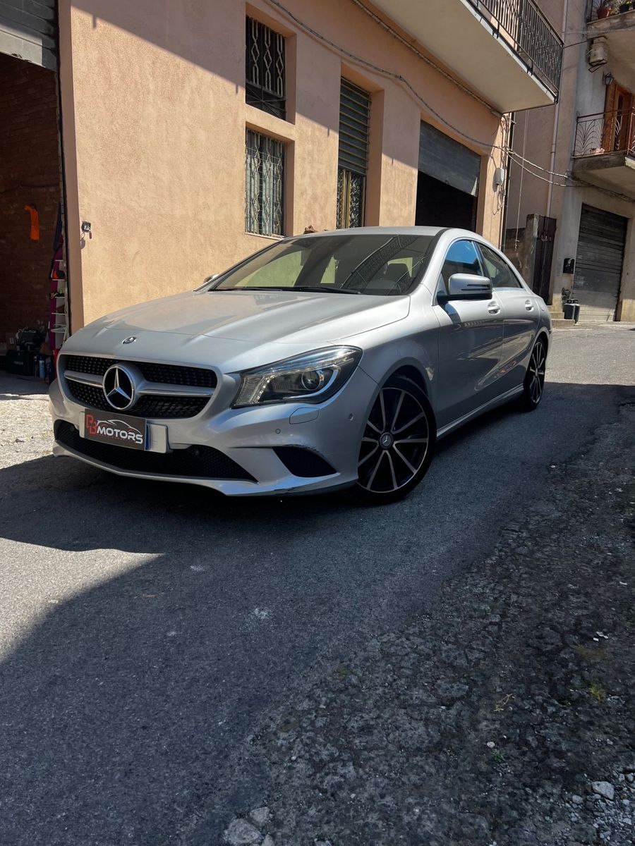 MERCEDES-BENZ CLA 200