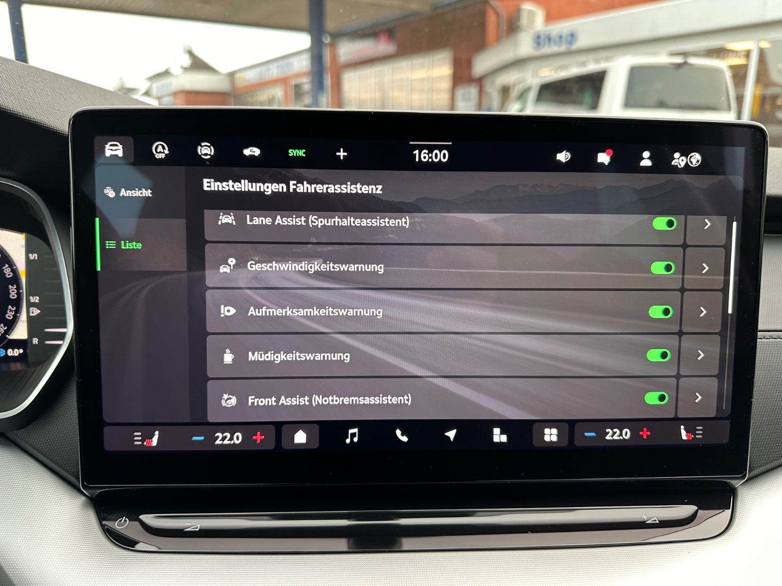 Fahrzeugabbildung SKODA Octavia Combi 1.5 TSI Selection AHK/Navi/LED/ACC