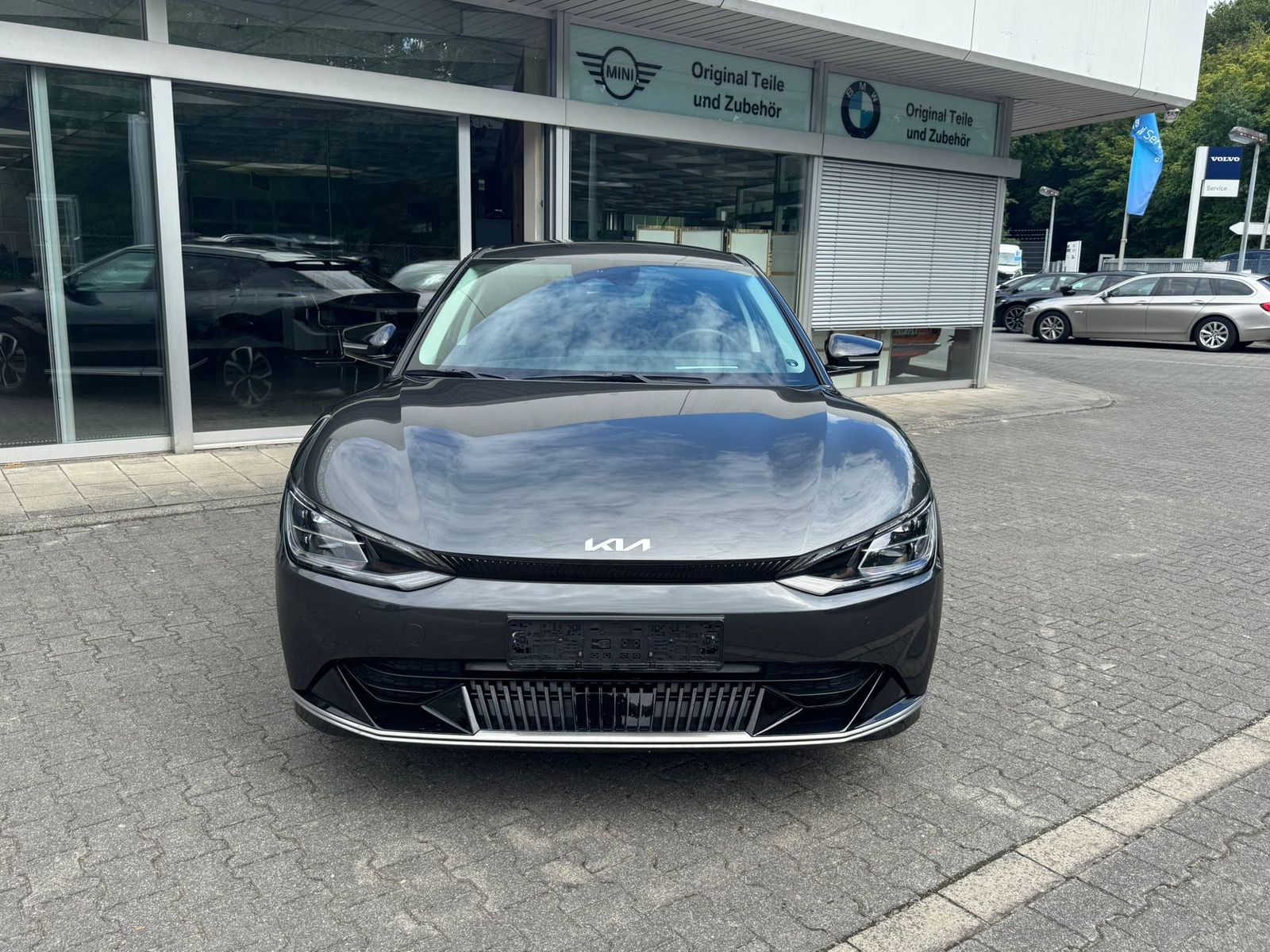 Fahrzeugabbildung Kia EV6 2WD NAVI+LED+SHZ+HEAD+KAMERA+DAB+ACC+19"+