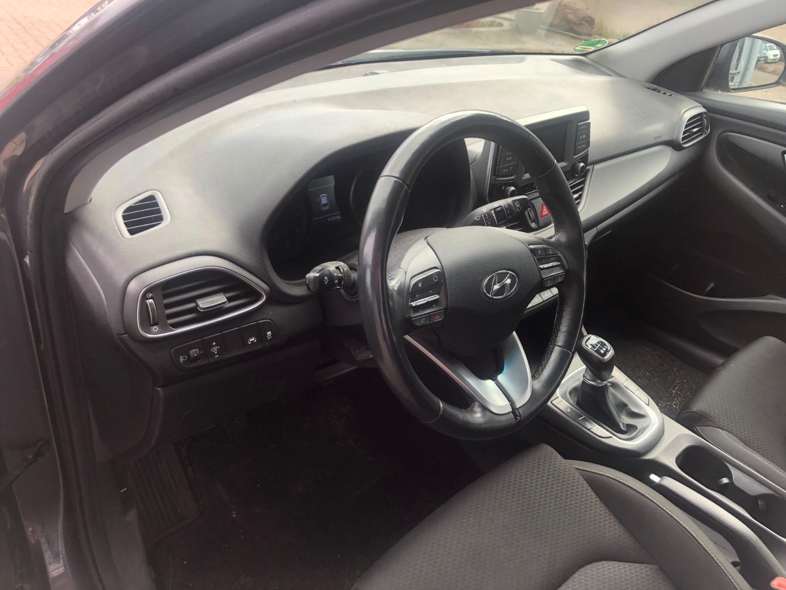 Fahrzeugabbildung Hyundai i30 cw Trend Heckschaden