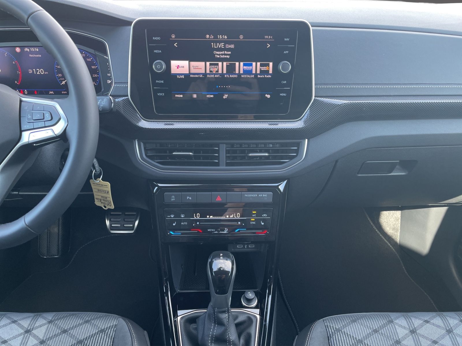 Volkswagen T-Cross - Bild 12