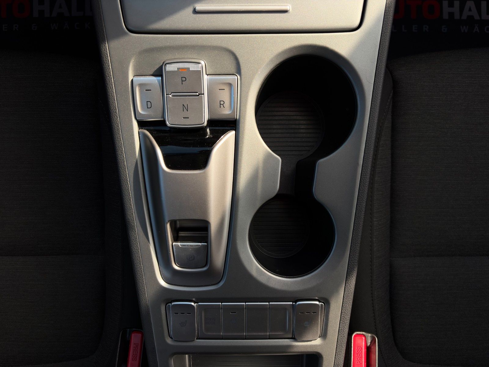 Fahrzeugabbildung Hyundai Kona Elektro SELECT ACC LKAS SHZ LHZ CAM CarPlay