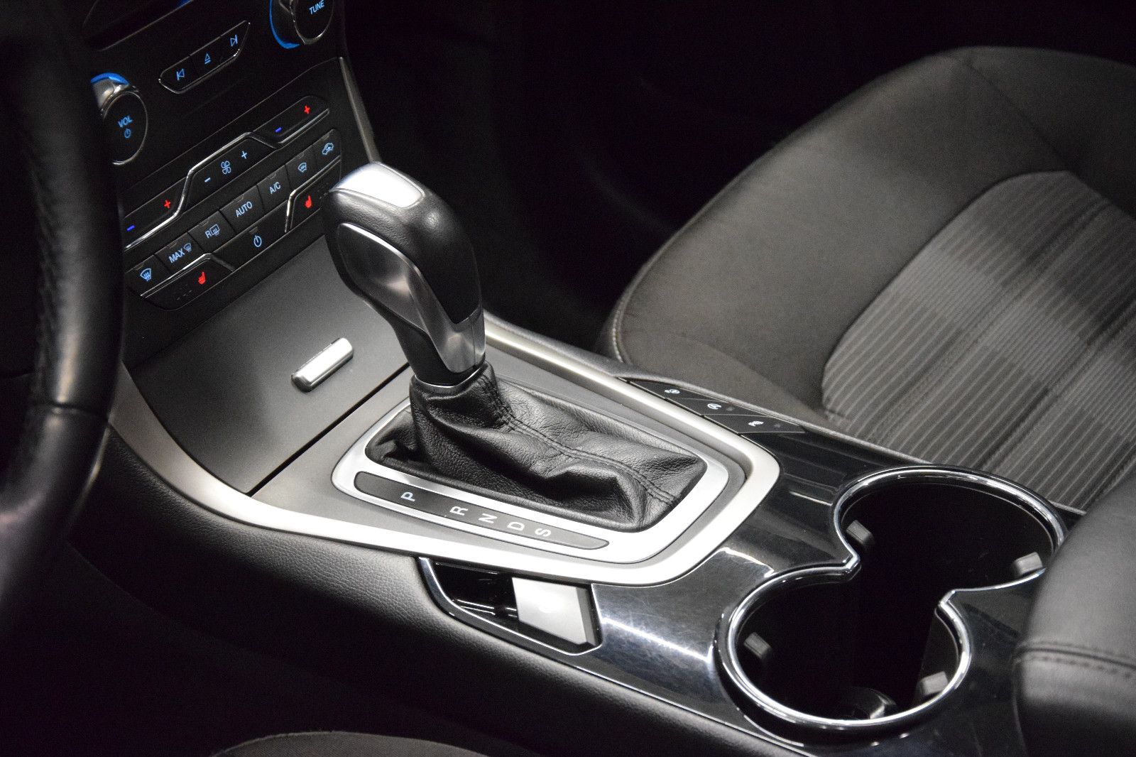 Fahrzeugabbildung Ford Galaxy PDC Kamera Automatik Tempomat