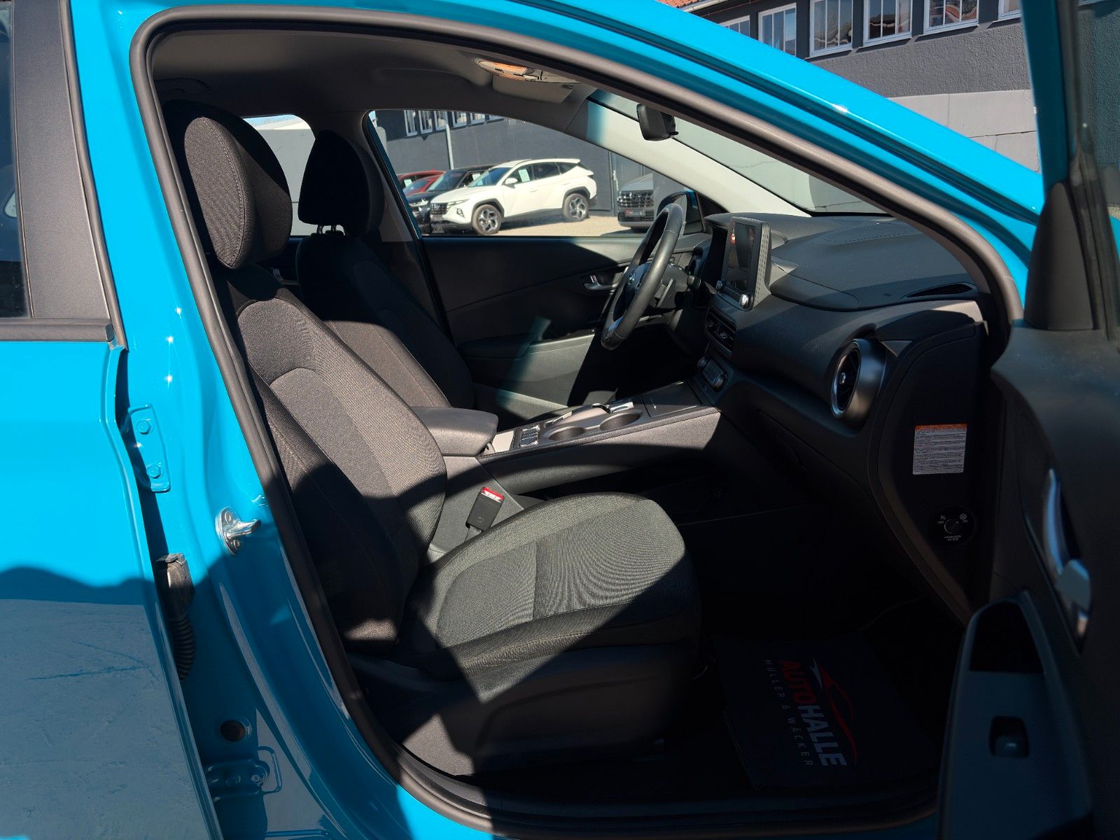 Fahrzeugabbildung Hyundai KONA E Select CarPlay Kamera PDC ACC SHZ LHZ LKA