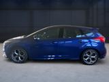 Ford Focus ST 2.0 EcoBoost - Ford Focus mit Benzin-Antrieb: Limousine, 2.0
