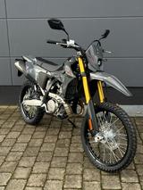 Suzuki DR-Z4S Modell 2026!! - SUZUKI DR Z