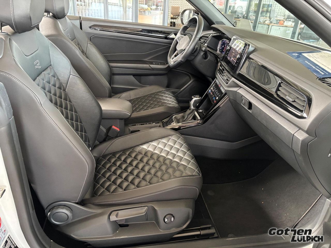 Fahrzeugabbildung Volkswagen T-Roc Cabriolet 1.5 TSI R-Line Navi Leder LED