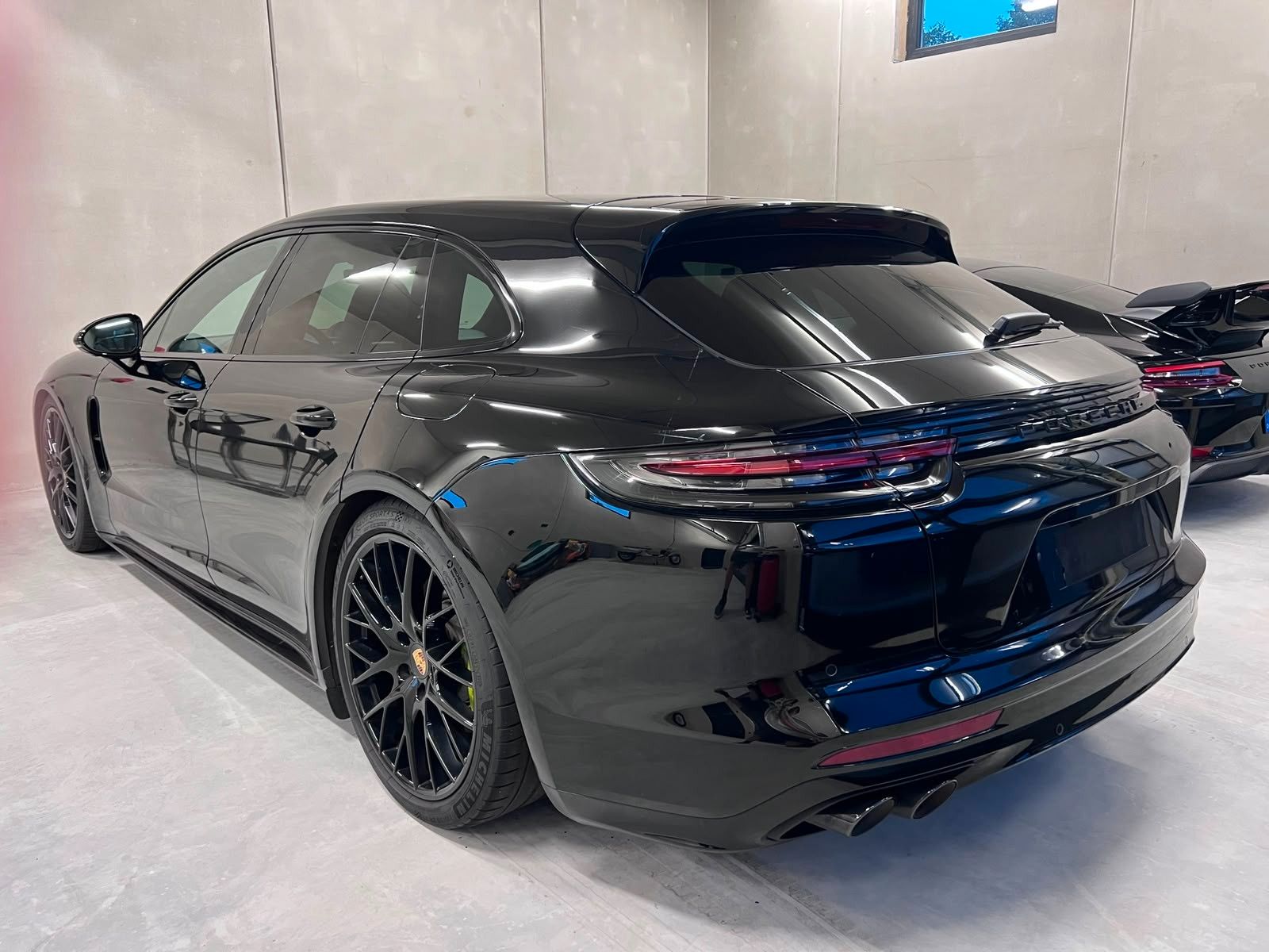 Porsche Panamera Sport Turismo 4 E-Hybrid Sport Design imagem 2