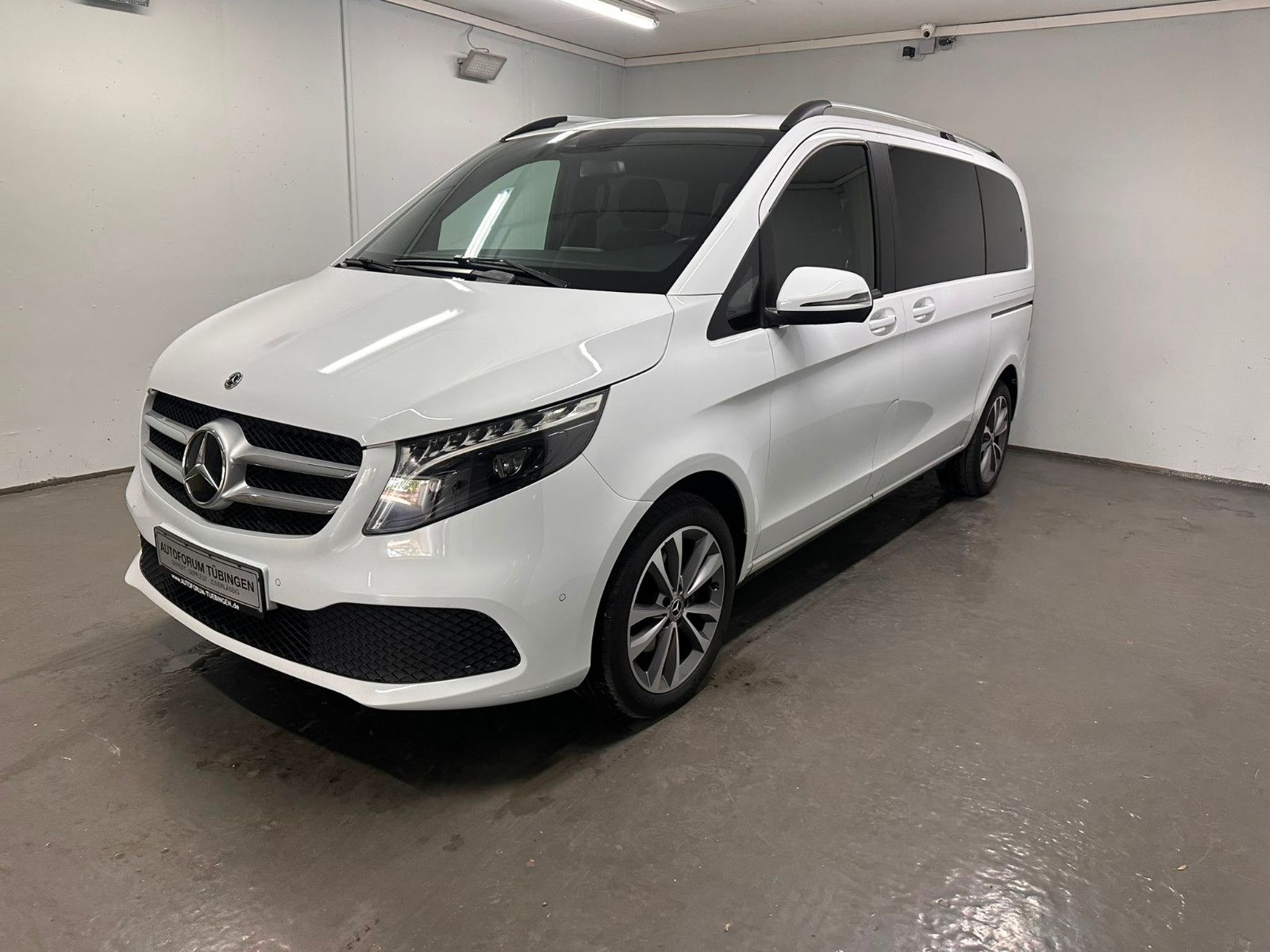 Fahrzeugabbildung Mercedes-Benz V 220 d Aut. EDITION kompakt*6-Sitz*DISTRO*SDH*