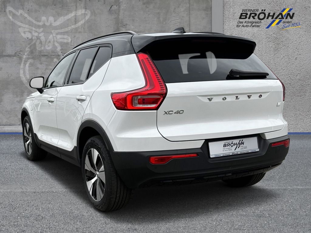 Fahrzeugabbildung Volvo XC40 T4 RECHARGE PHEV R-DESIGN EXPRESSION