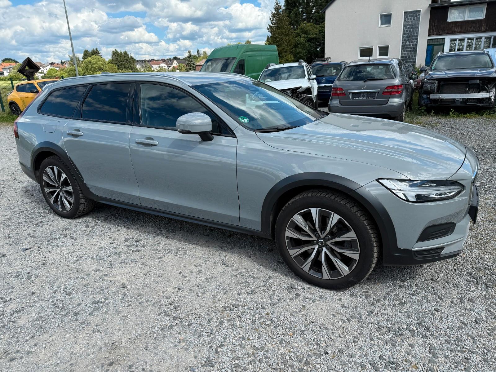 Volvo V90 Cross Country Plus AWD Hybrid
