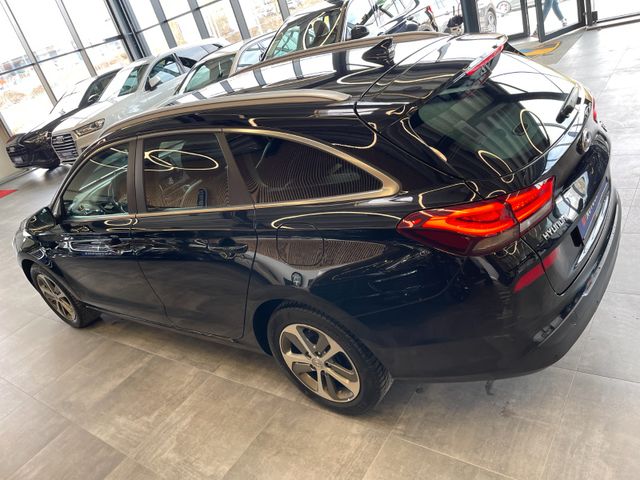 Hyundai i30 cw Premium *ACC*KAMERA*NAVI*SHZ*TEM*TOUCH*