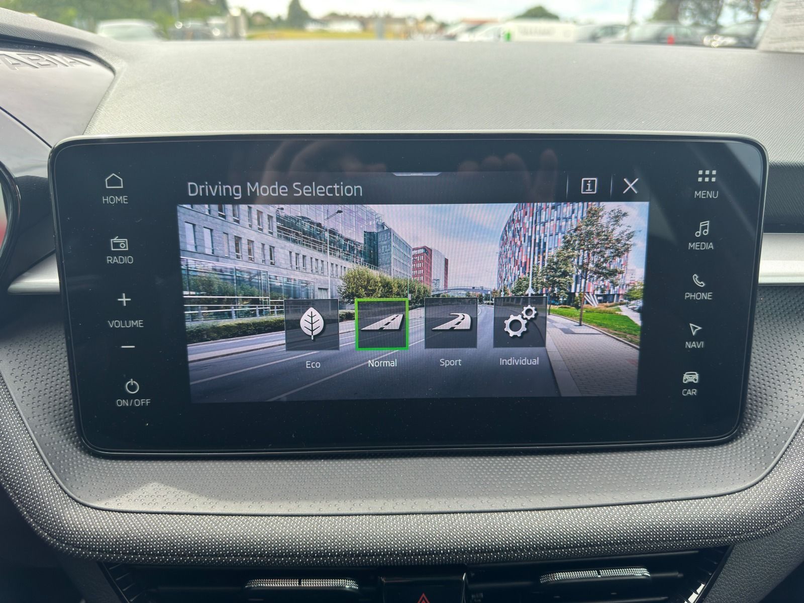 Fahrzeugabbildung SKODA Fabia 115PS DSG*RFK*NAVI*