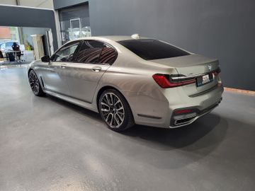 BMW 750 - 5