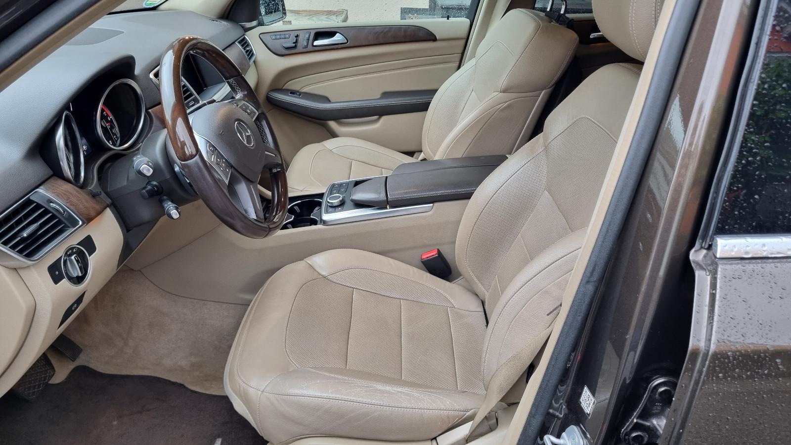 Mercedes-Benz ML 350  AMG Line Top Ausstattung