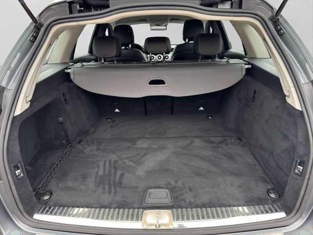 Fahrzeugabbildung Mercedes-Benz C 220 Td Avantgarde+LED+Distronic+CAM+Standh+AHK