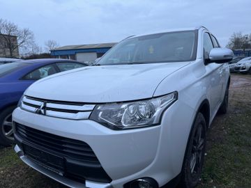 Mitsubishi Outlander - 3