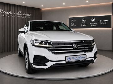 Volkswagen Touareg - 1