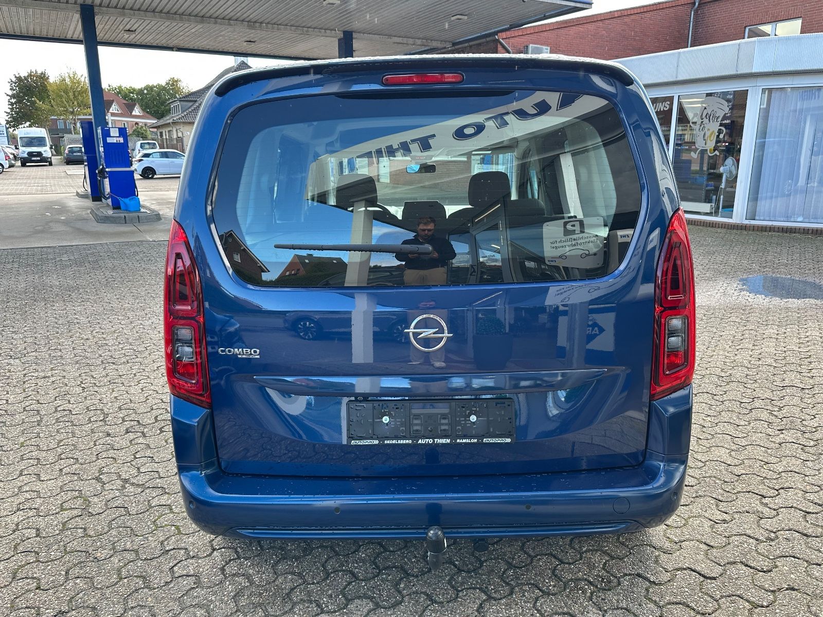 Fahrzeugabbildung Opel Combo Life 1.5 D Edition AHK/SHZG/Parkpilot/GRA