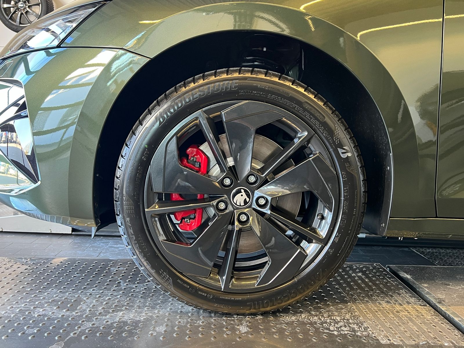 Fahrzeugabbildung SKODA Octavia Combi RS 2.0 TSI DSG *Panorama, AHK, Ind