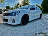 Opel Astra GTC OPC Race Camp 1 v. 239 (limitiert) - Opel Astra: Opc Race Camp