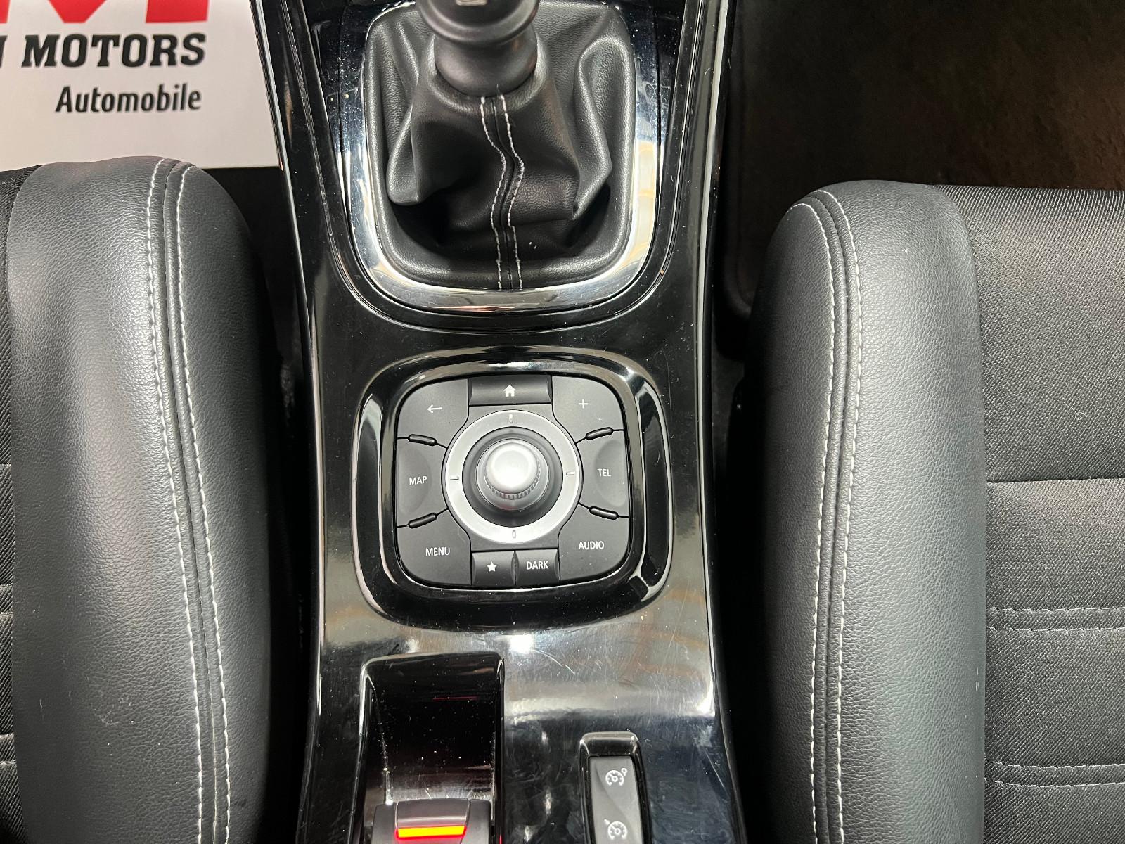 Renault Megane 2015 — photo 20