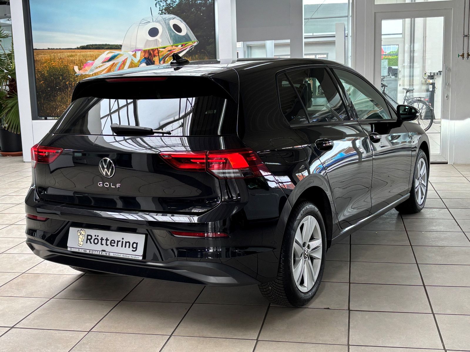 Fahrzeugabbildung Volkswagen Golf VIII Life + LED+NAVI+SHZ+LHZ+GJR