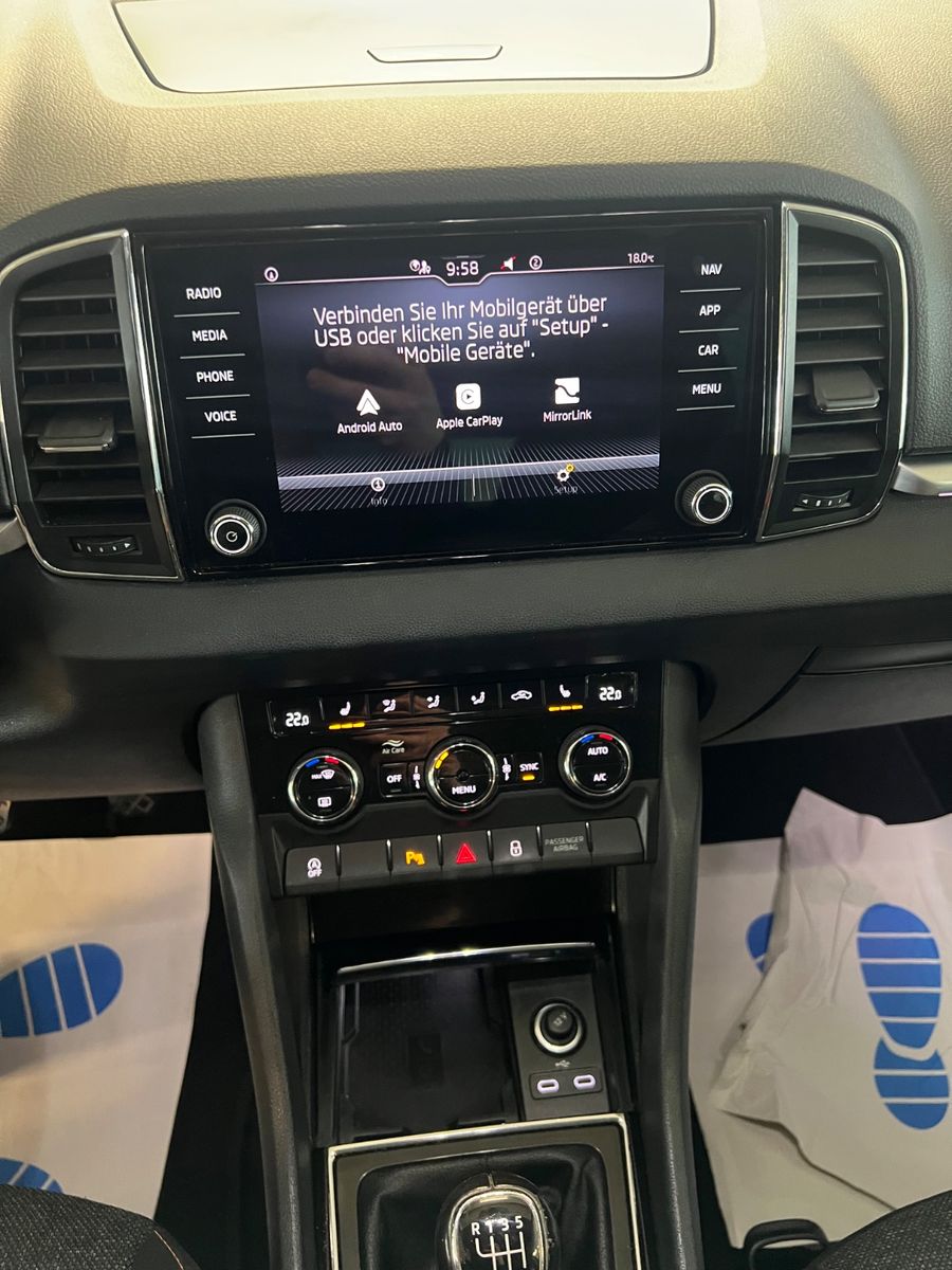 Fahrzeugabbildung SKODA Karoq Clever *4x SITZHEIZUNG*BEHEIZBARES LENKRAD