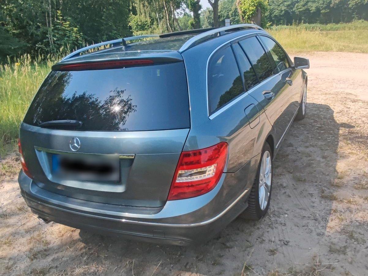 Mercedes-Benz C220 2011 — photo 8