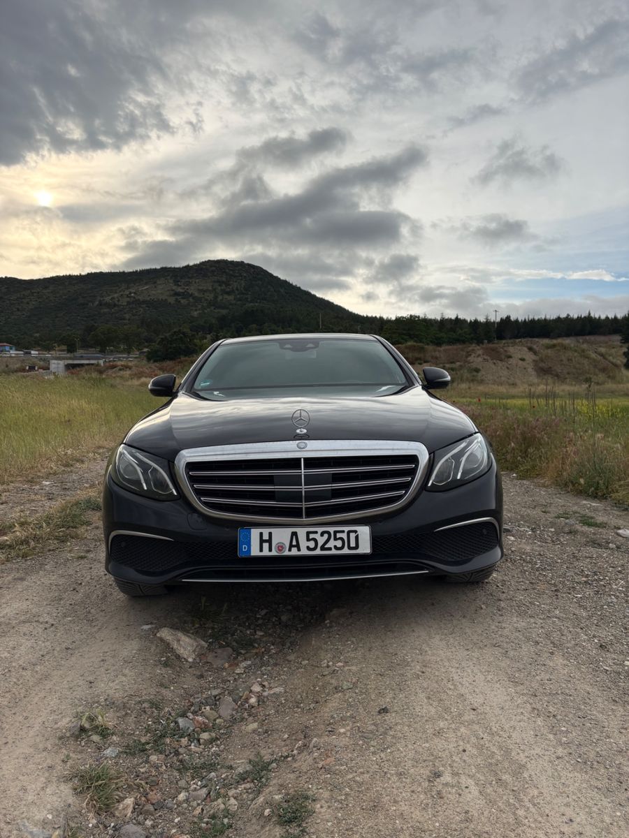 MERCEDES-BENZ E 220 d EXCLUSIVE Scheckheft*Nappa Leder*headup 