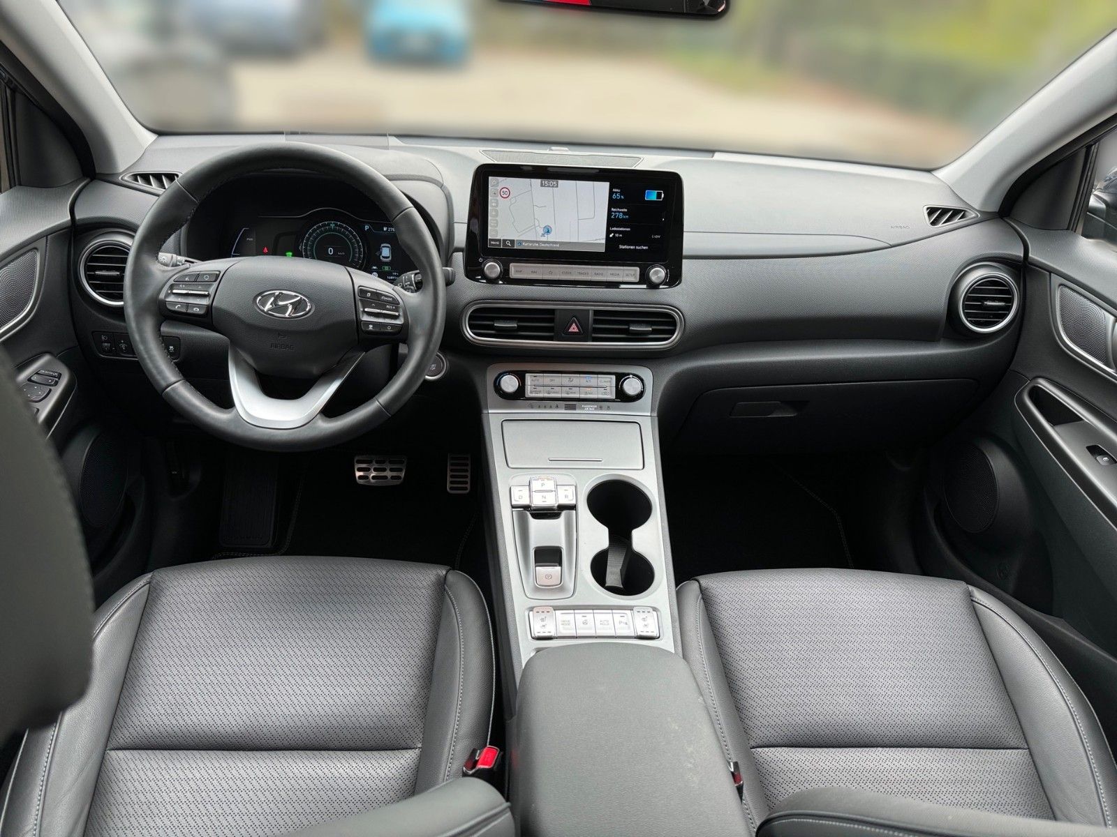 Fahrzeugabbildung Hyundai Kona Premium Elektro 2WD 204PS 64kw AKKU