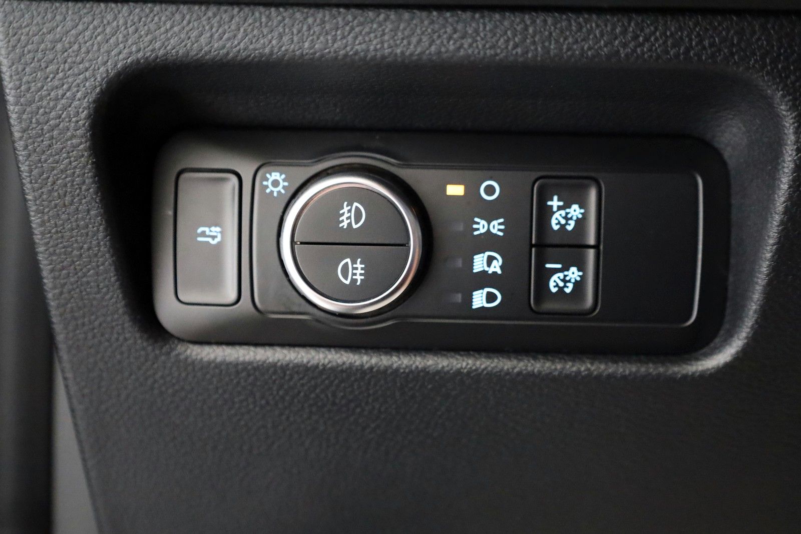 Fahrzeugabbildung Ford Raptor e-4WD,Techno73,Rollo el., Garantie 11.29
