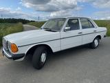 Mercedes-Benz W123 230  Bestzustand, H-Zu... - aus 1977: Mercedes