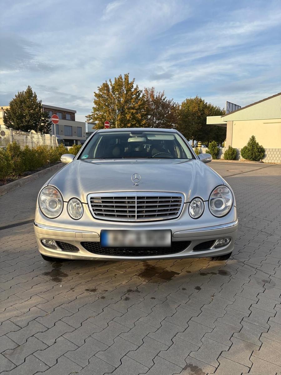 Mercedes-Benz E 220