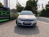 Opel Astra H 1.6 NAVI PDC Inspektion & Zahnriemen NEU - Opel Astra aus 2004: 1.6