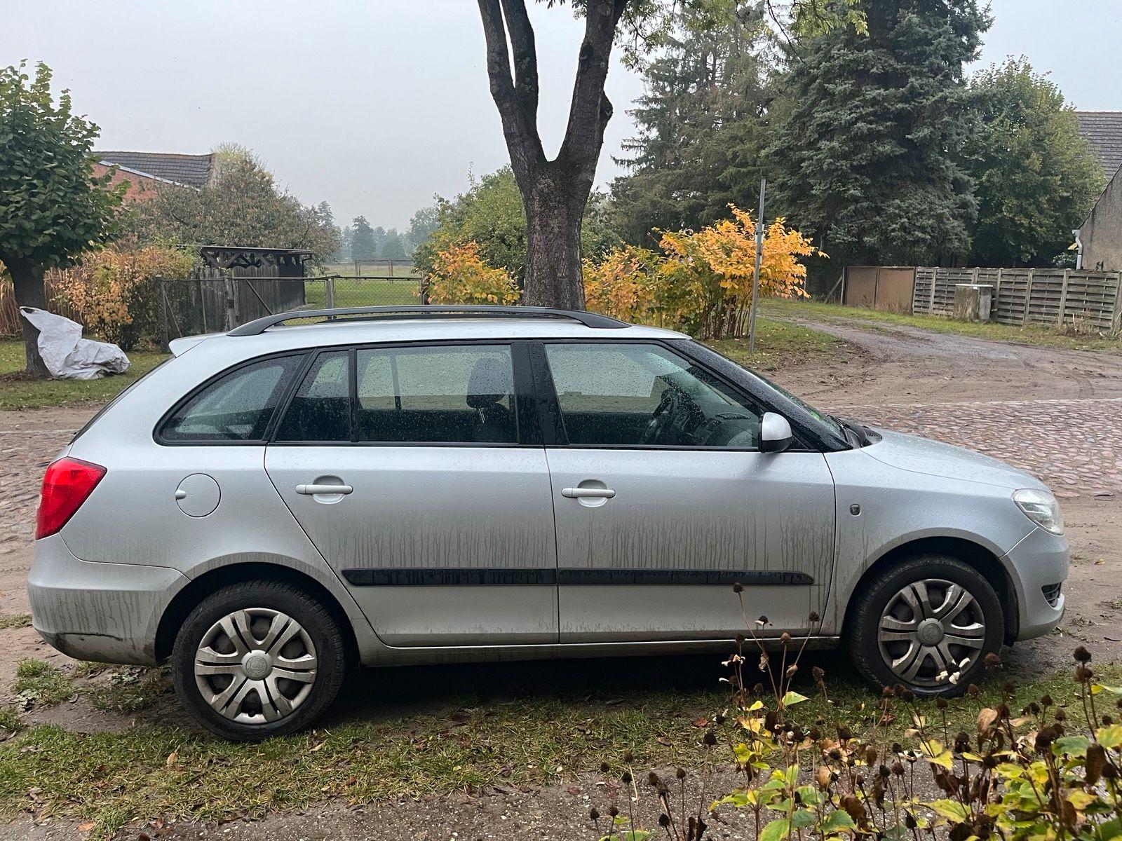 Skoda Fabia 2012 — engine 67 HP (49kW)