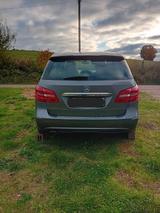 Mercedes-Benz B 200 BlueEFFICIENCY Edition 1 Edition 1 - gebrauchte Mercedes-Benz B 200 aus dem Jahr 2011