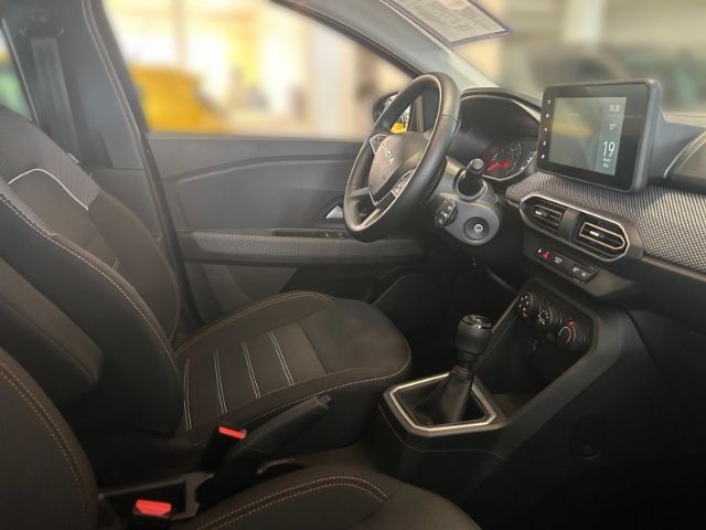 Fahrzeugabbildung Dacia Sandero III Stepway Expression 1.0 TCe 90 Klima