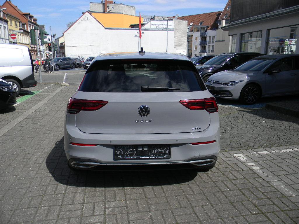 Volkswagen Golf VIII Lim. Style 1,5 eTSI DSG Kamera, миниатюра 6