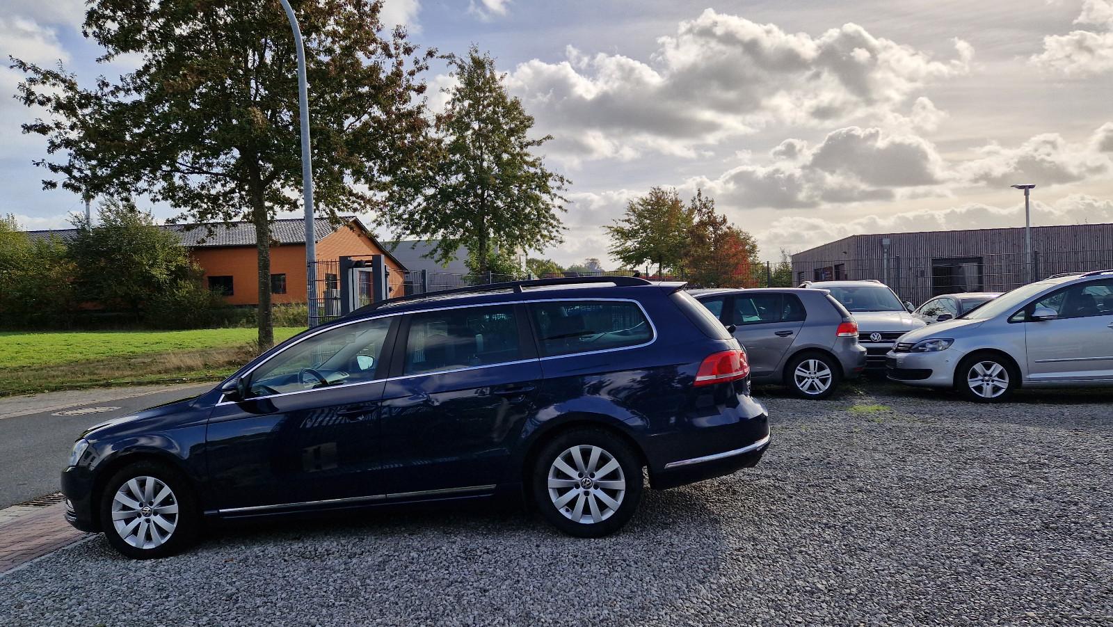 Volkswagen Passat 2014 — rear view