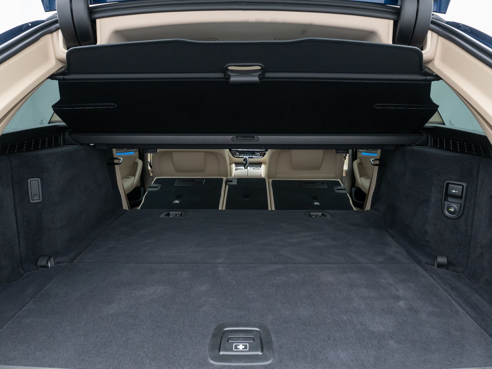 Fahrzeugabbildung BMW 530e Alarm AHK ACC Kamera DAB HiFi WLAN Sport